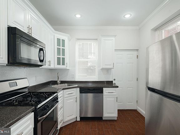 4th image of 1425 N Corlies St