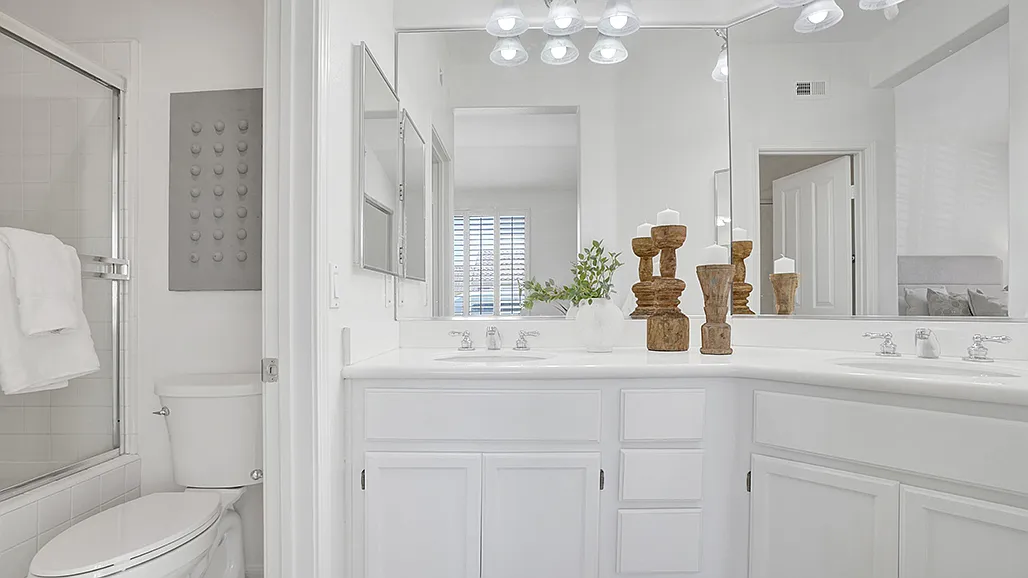 3 bed, $4,100 — Photo 2