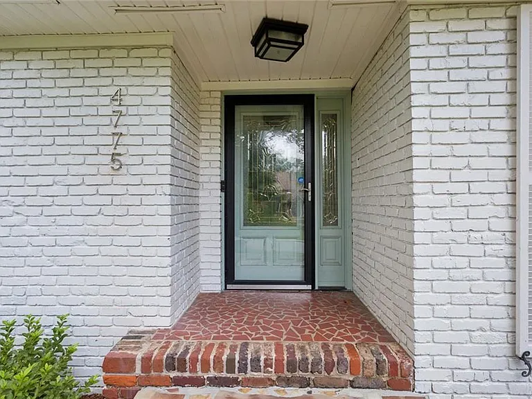 4775 Merlendale Ct NW — Photo 3