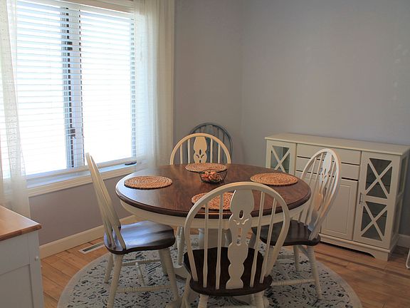 3rd image of 23 Avenue