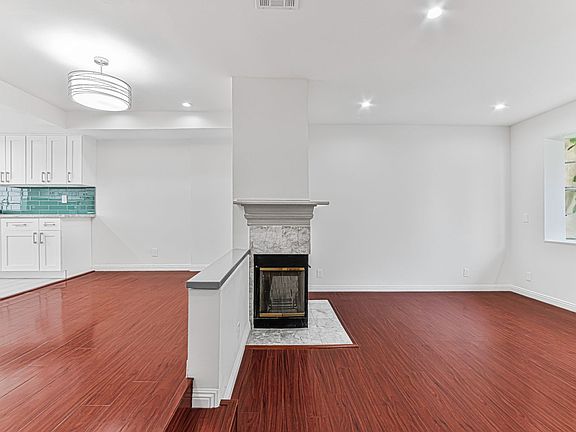 4th image of 402 California St Unit B