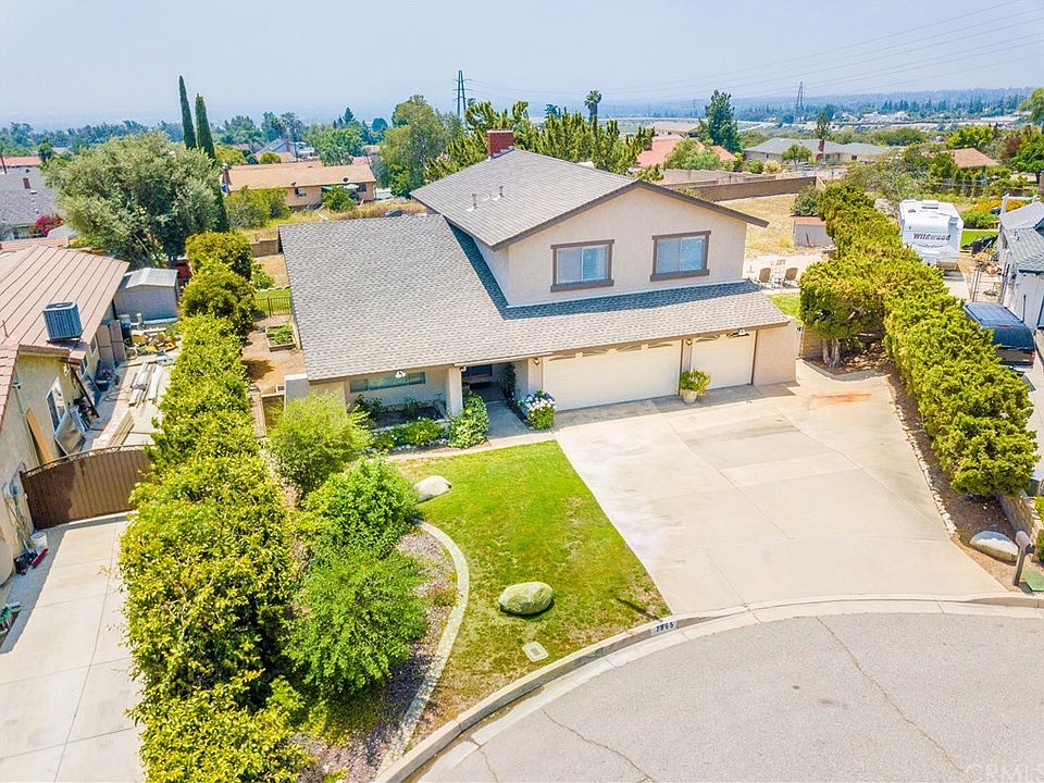 1st image of 7965 Surrey Ln