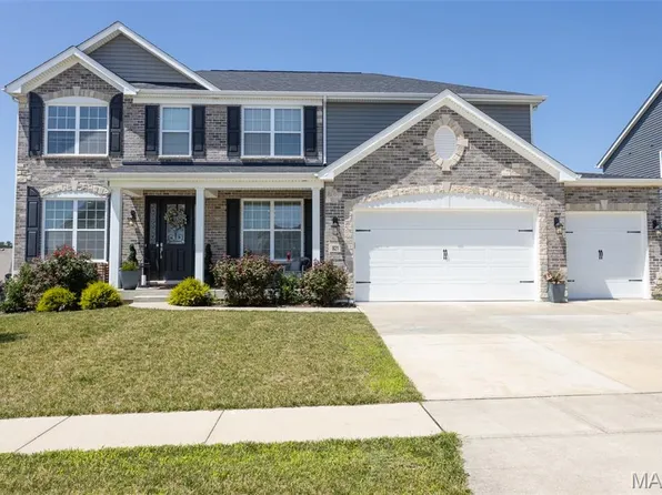 821 Topsfield Dr, Lake Saint Louis, MO 63367