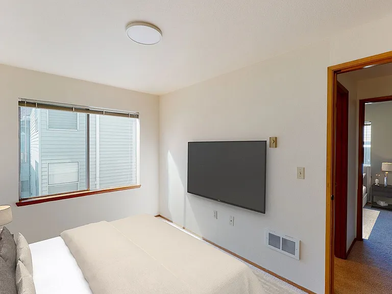 Willow Bay Apartments — Photo 27