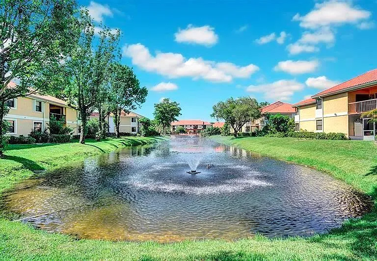 5641 Riverside Dr #306B1 — Photo 4