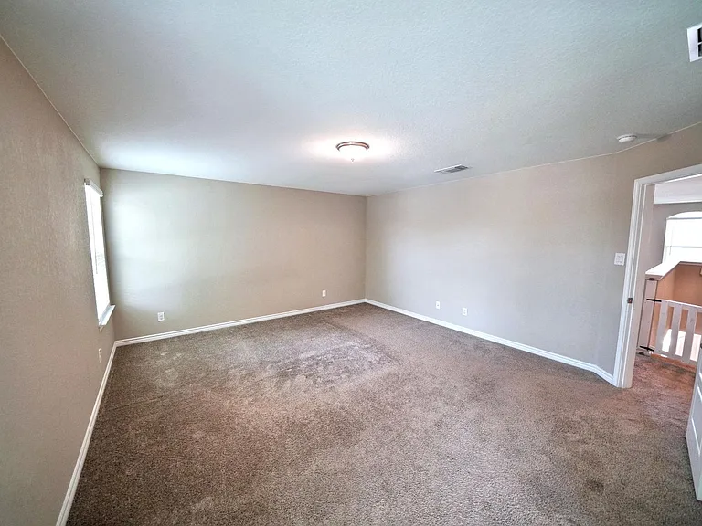 107 Kyle Cv — Photo 28