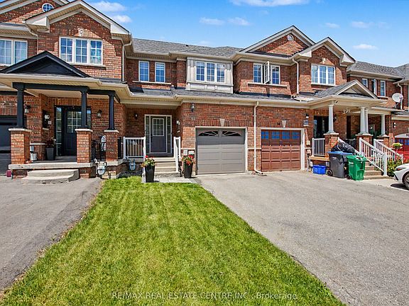 2nd image of 94 Timbertop Cres