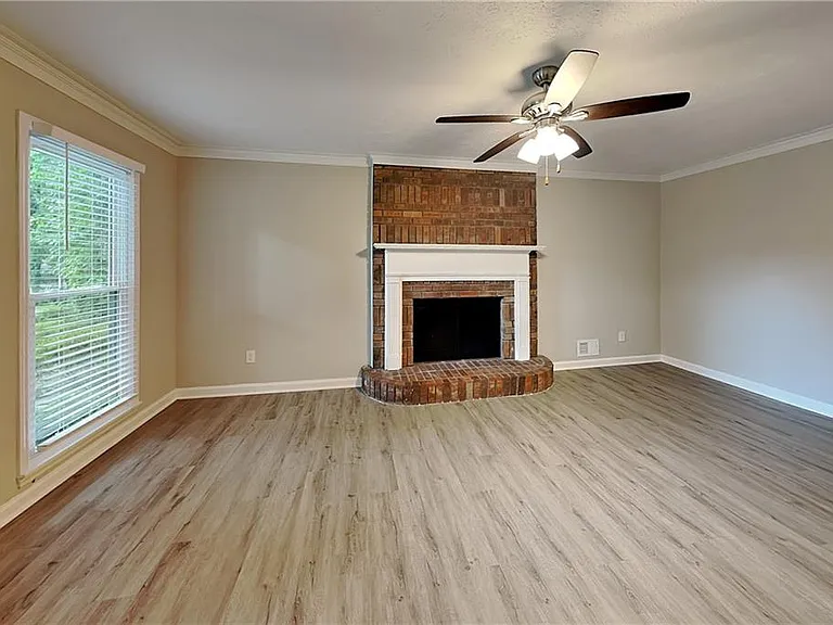 2090 Moccasin Way SW — Photo 2