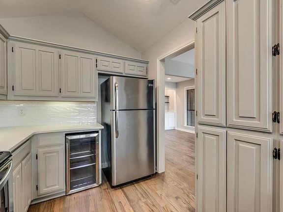4th image of 5571 Canada Ct