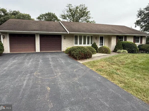 2830 Orchard Ln, Middletown, PA 17057