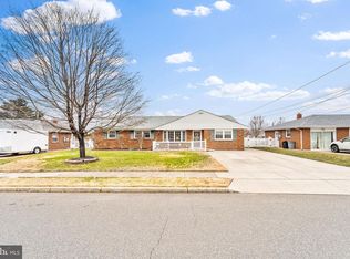 157 S School St, Gibbstown, NJ 08027