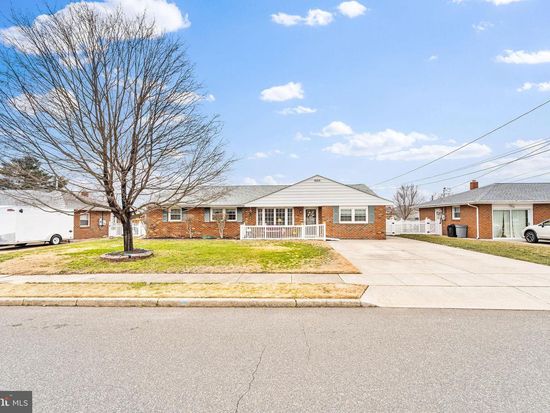 157 S School St, Gibbstown, NJ 08027