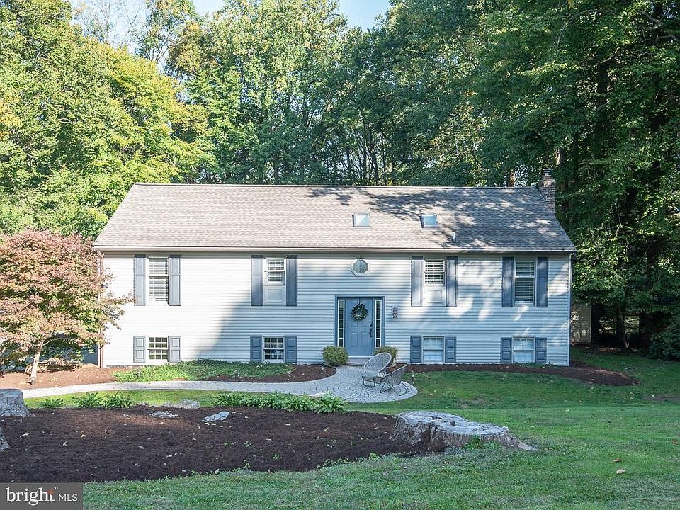 1st image of 51 Amy Dr