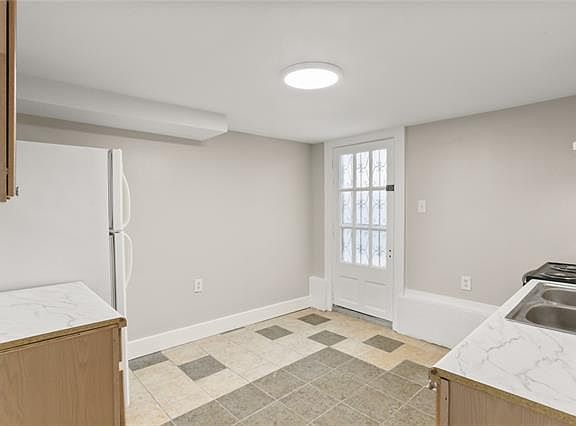 5th image of 4320 S Tonti St #101