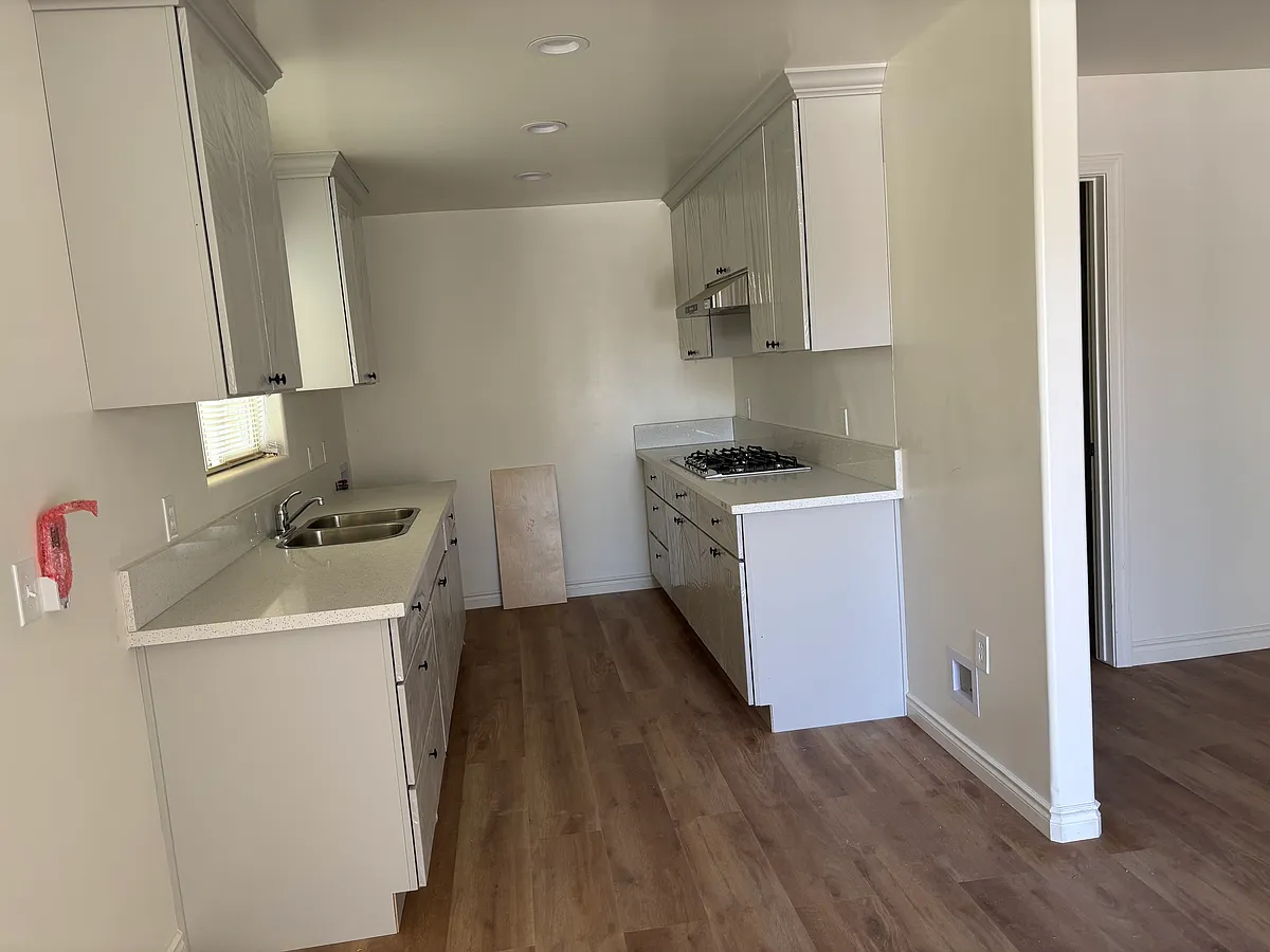 Building Photo - 2550-3 Kelburn Ave #5