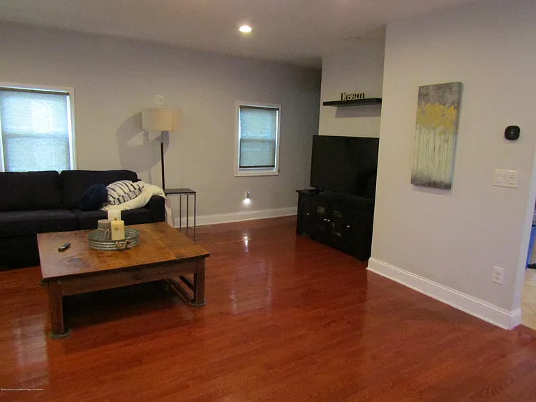 1726 Melrose Ave — Photo 5