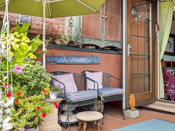 607 Manhattan Avenue image 5 of 16