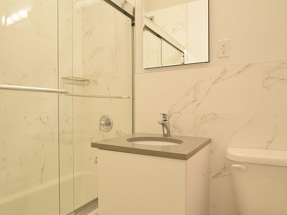 Pelham Parkway Terrace -Bathroom - MAT-05N