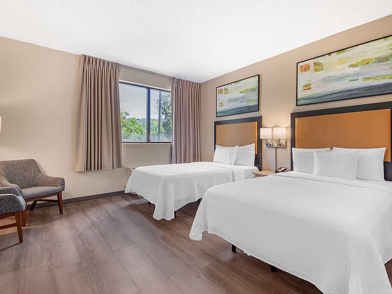 Studio Suite - 2 Full Beds