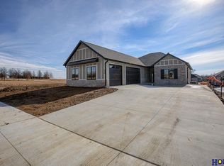 9755 Hillcrest Trl, Lincoln, NE 68520