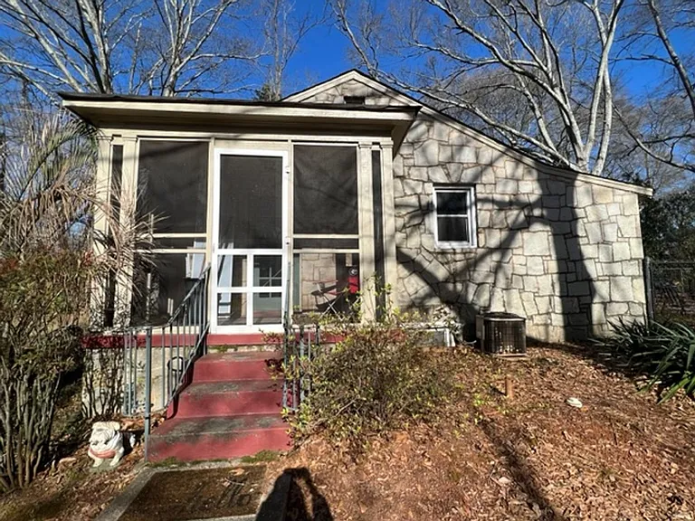 155 Greenwood Dr — Photo 3