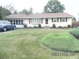 2 Twyndom Ter, New Hartford, NY 13413