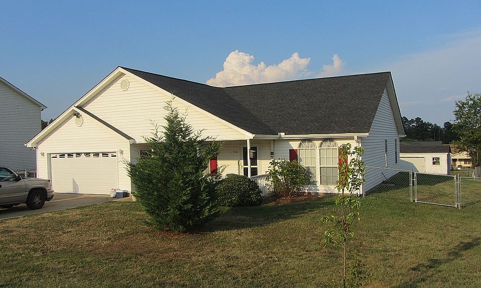 Front - bldg in back