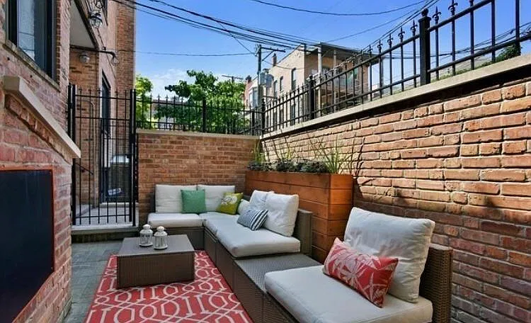 646 W Belden Ave — Photo 1