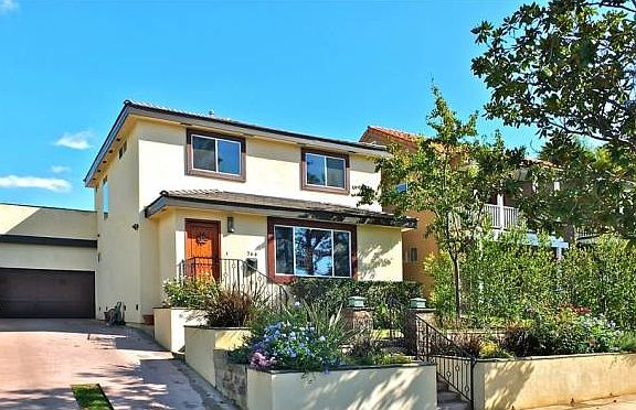 3rd image of 764 Los Altos Ave