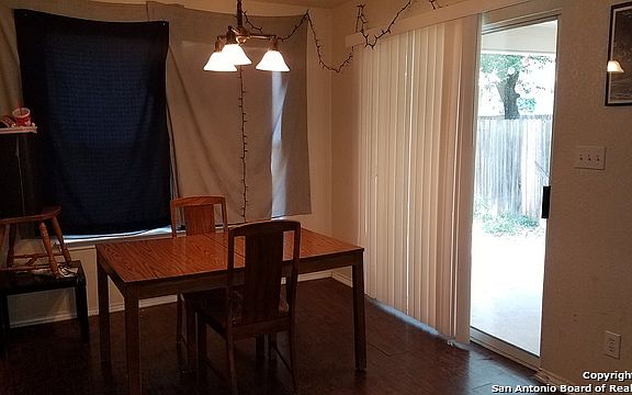 3rd image of 407 Allendale Oak