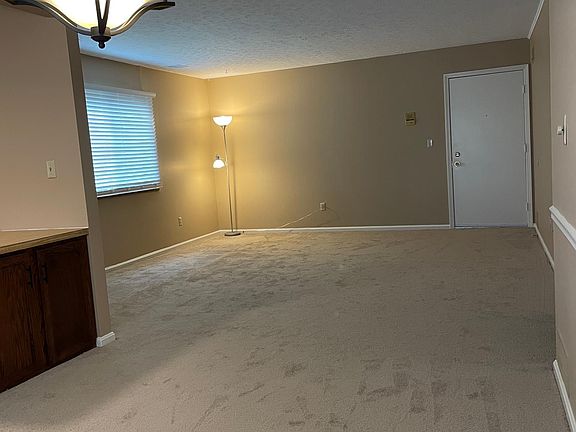 3rd image of 6385 Catawba Dr APT 6