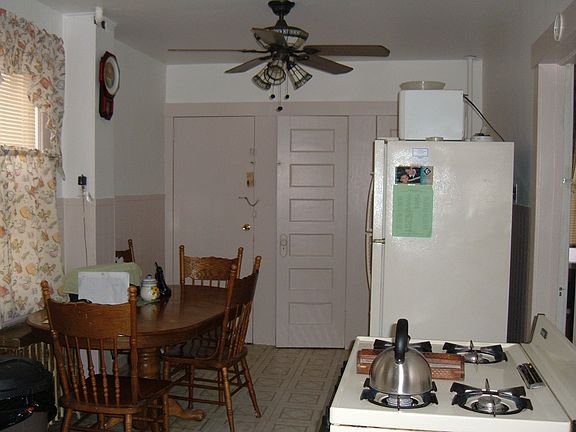 Eat-in Kitchen