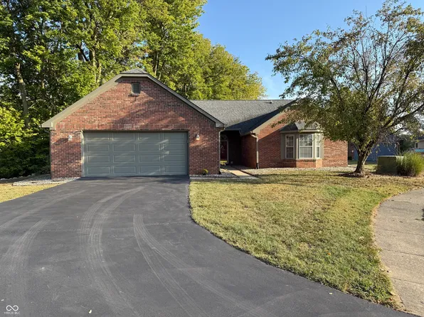 5570 Crystal Bay West Dr, Plainfield, IN 46168