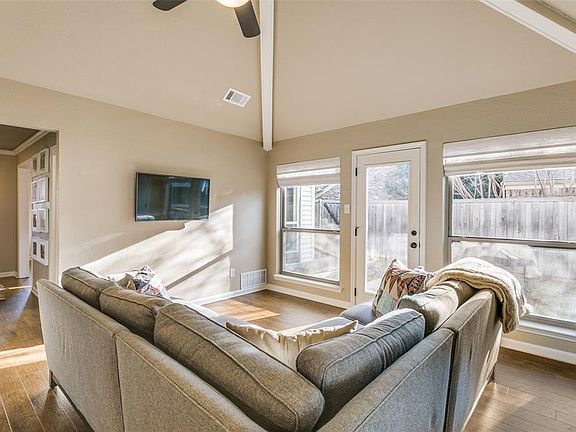 5th image of 235 Woodcrest Dr