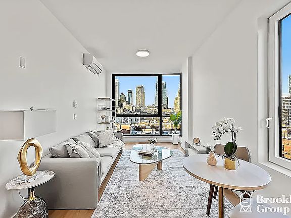 3rd image of 556 Baltic St #509