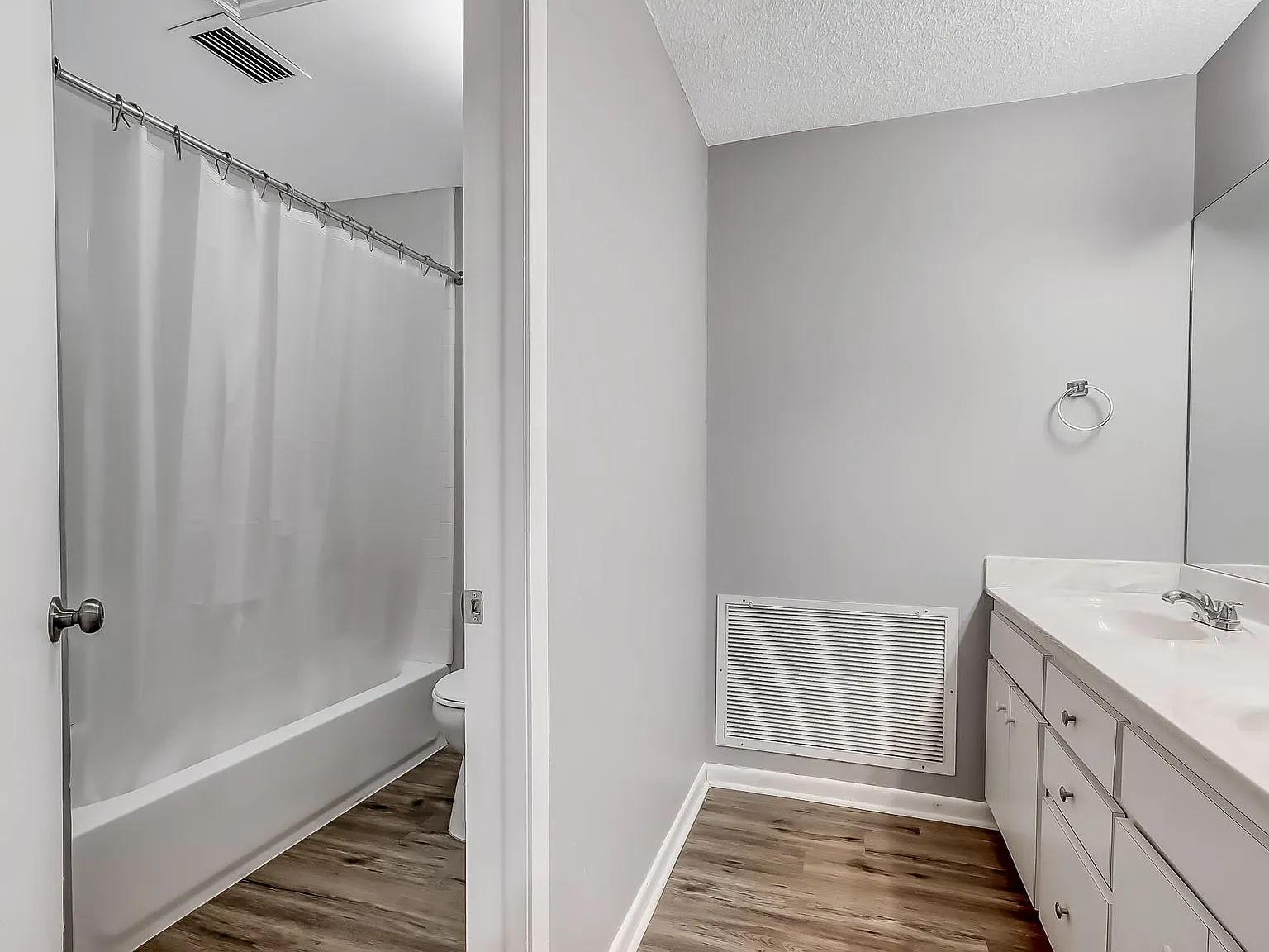 4 bed, 4.0 bath, 3444 sqft, $758 — Photo 4