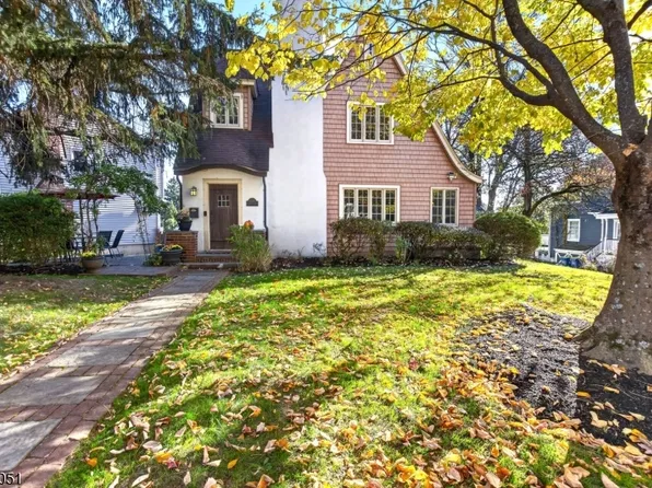 69 Olcott Ave, Bernardsville Boro, NJ 07924
