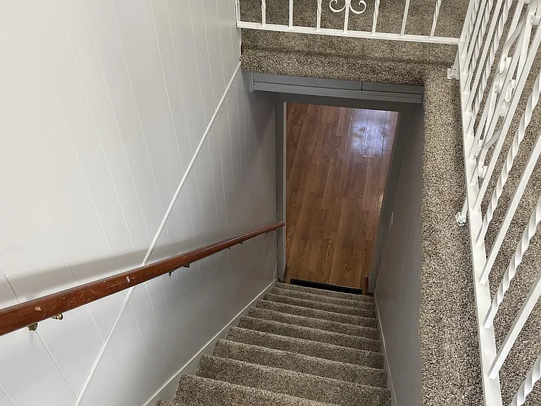 1318 W Spencer St — Photo 14