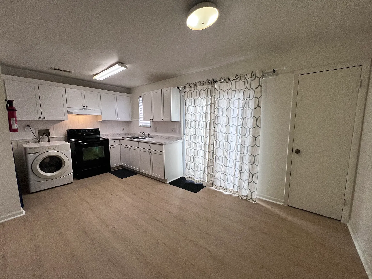 3 bed, 1.5 bath, 1032 sqft, $1,750 — Photo 4