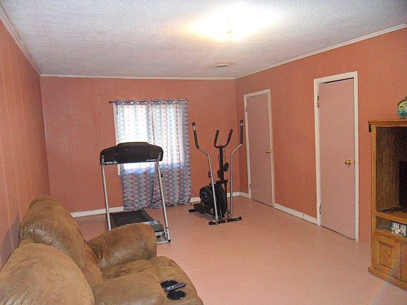 5th image of 731 Davis St