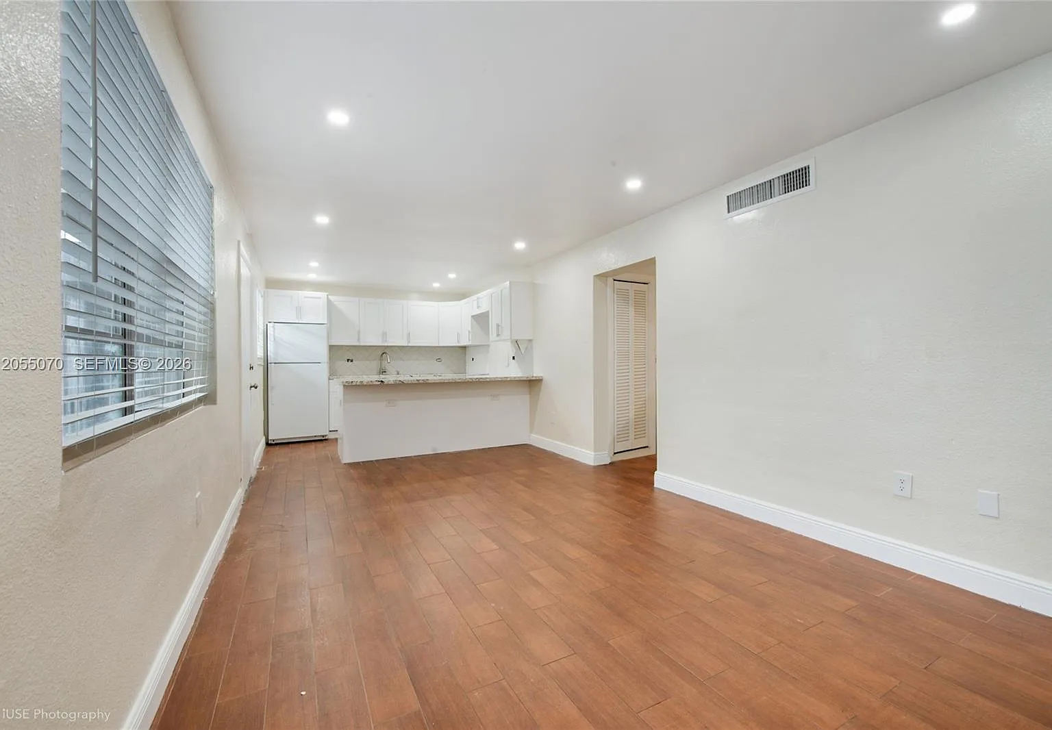 Rosales Condo — Photo 1
