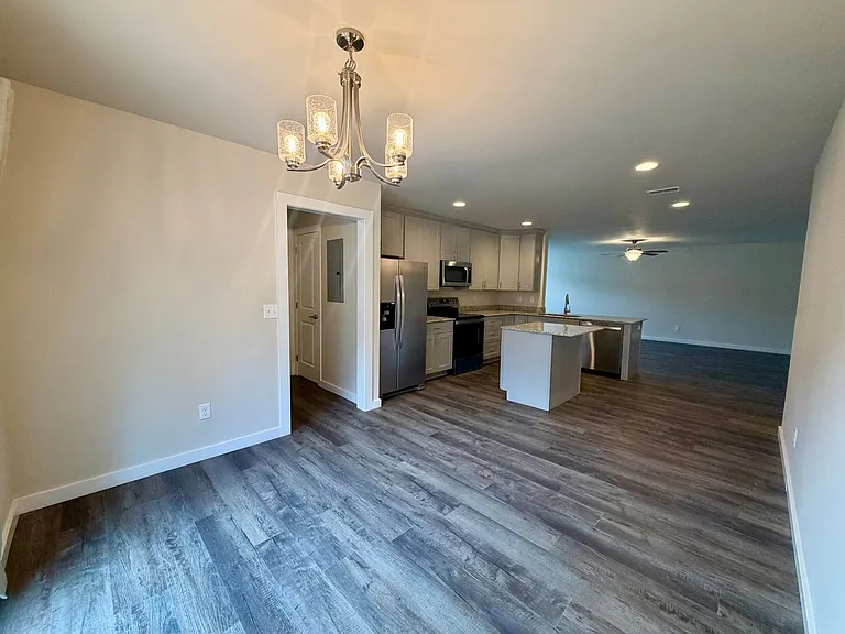 14 Lexington Ct — Photo 4