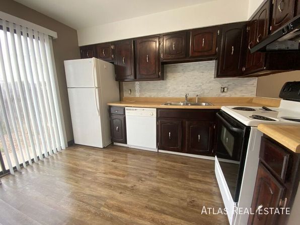 25 Royal Crest Dr APT C