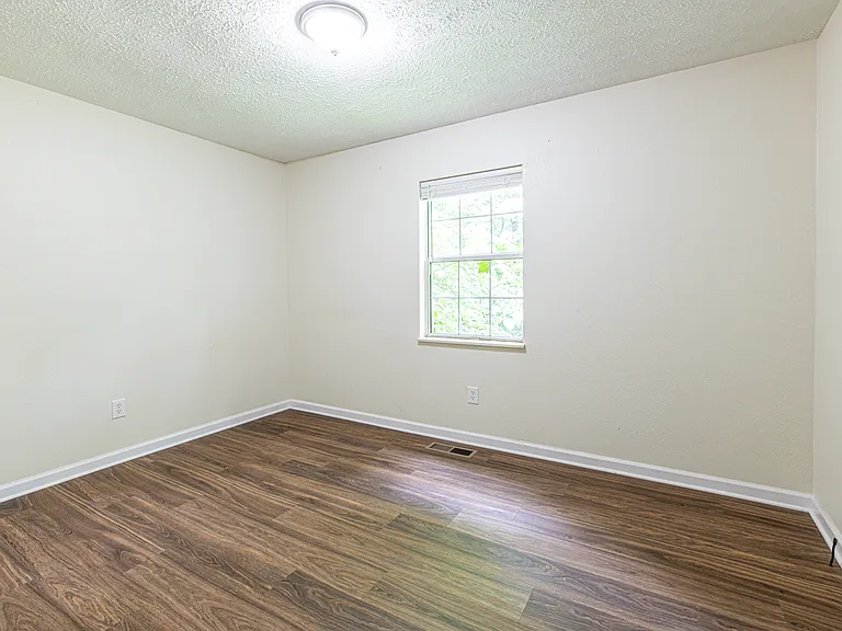 320 Beechwood Dr — Photo 18