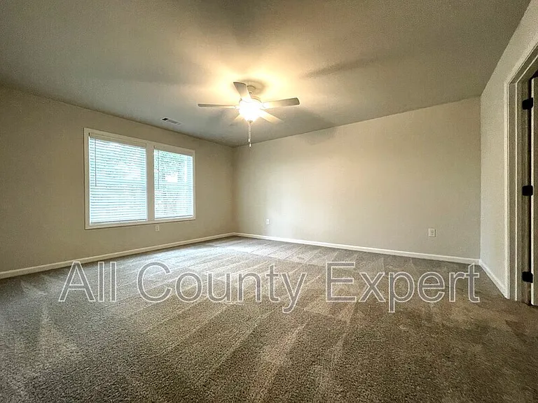 414 Fox Creek Dr — Photo 12