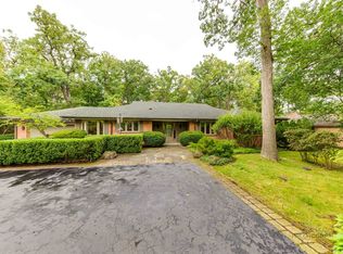 908 E Ringwood Rd N, Lake Forest, IL 60045