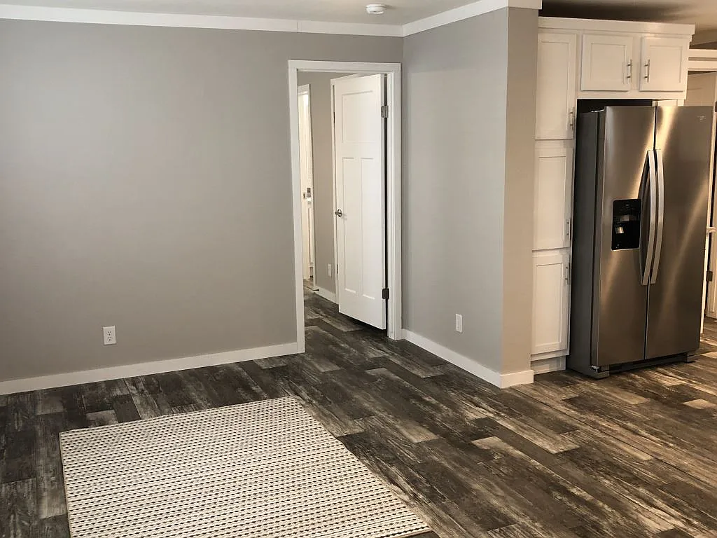 3 bed, 2.0 bath, 1123 sqft, $1,995 — Photo 3