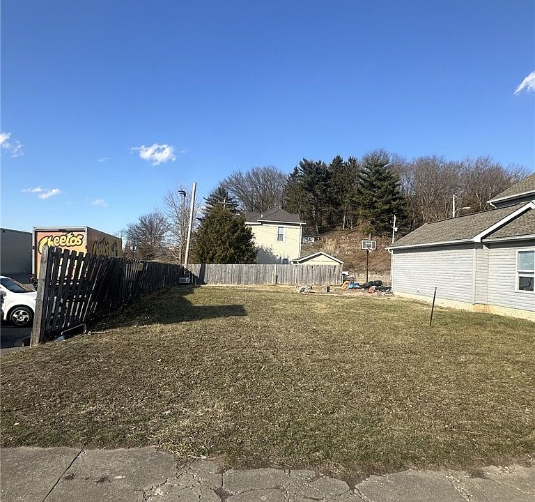 1st image of 995 Greenwood Ave