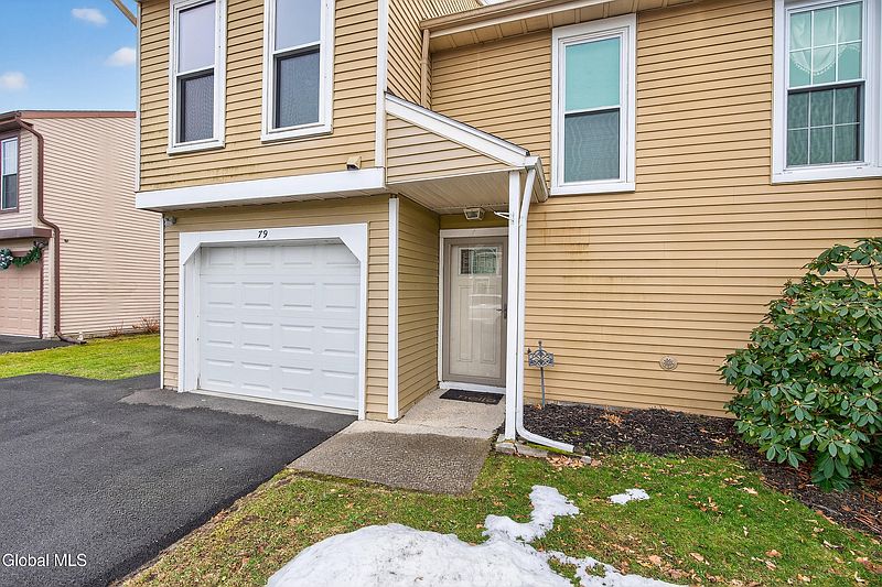 3rd image of 79 Meadowlark Drive