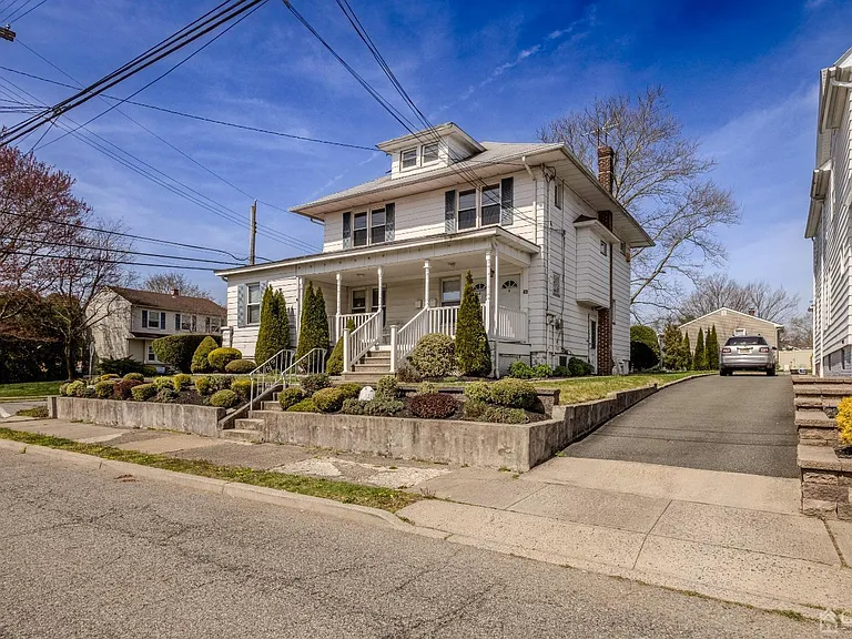 49 Riva Ave #2 — Photo 2